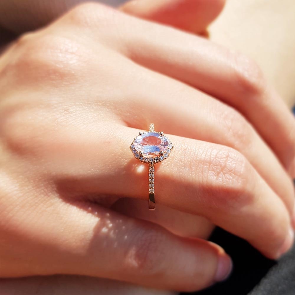 Пръстен с диаманти и сапфир -падпараджа 0.77 карата